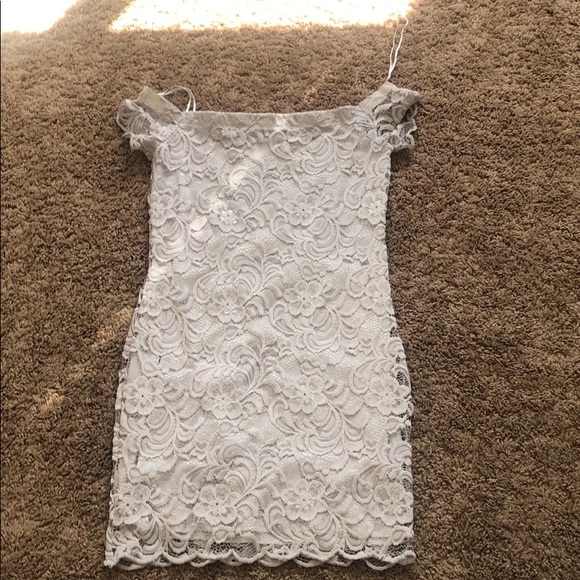 Off white lace dress - Picture 1 of 1